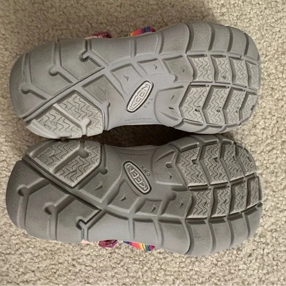 Keen Pink Sandals with rainbow straps - Picture 4 of 6